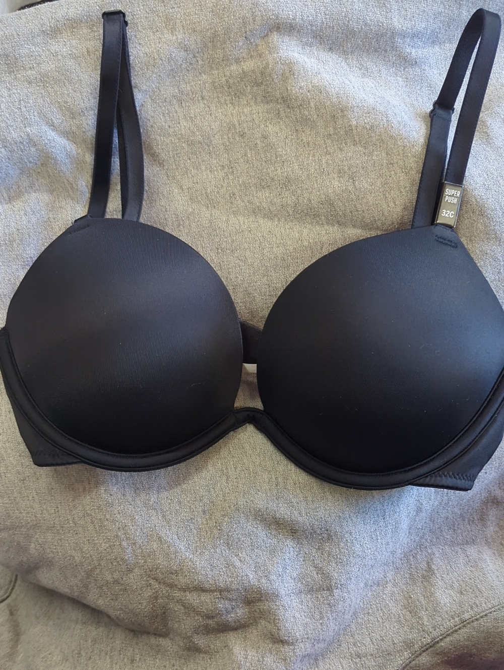 PINK Victoria’s Secret Black Wear Everywhere Super Push Up Bra 32C